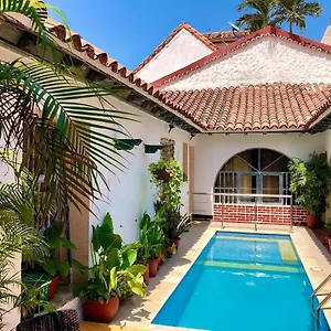https://puertas-de.cartagena-hotels.org